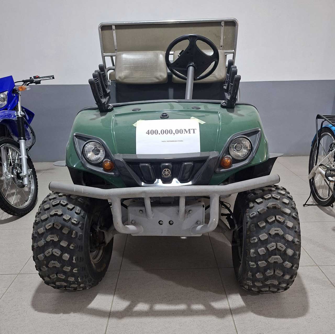 UMax utility vehicle side view