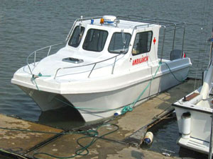boat_mozcat28_ambulance_built_by_yamaha_marine_service_mozambique